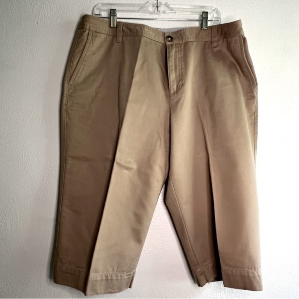 Liz Claiborne audra 100% cotton tan capris, Sz 16. Preowned. EUC.